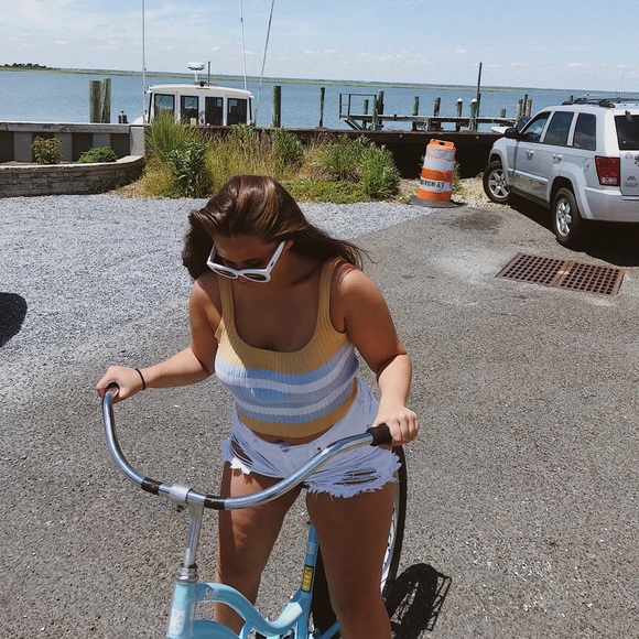 Meet your Posher, Lauren - Picture 1 of 1